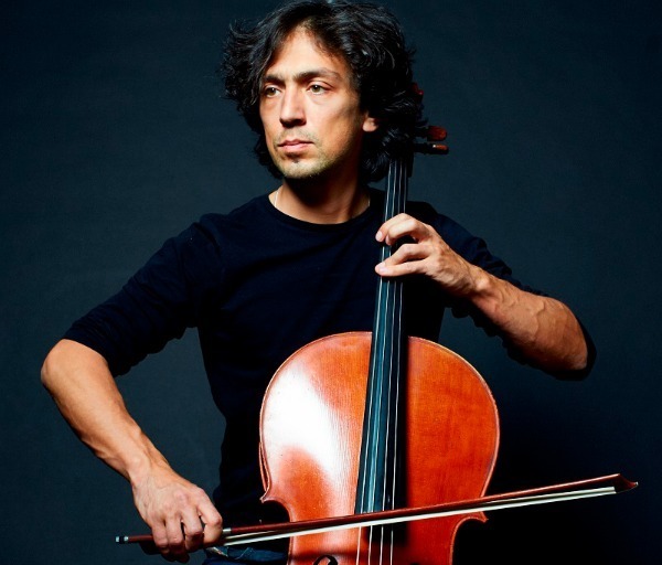 Cellist Ian Maksin